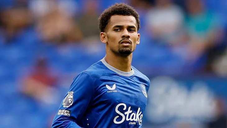 Топ-клуби Європи розпочали боротьбу за Ілімана Ндіає