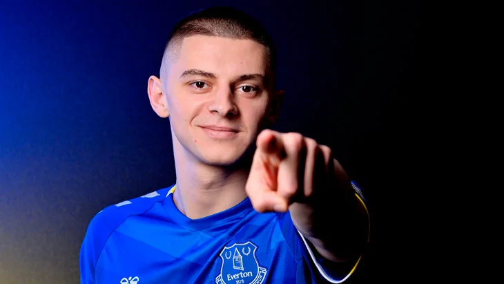Борнмут хоче перехопити Віталія Миколенка в Евертона