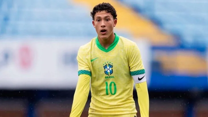 Челсі зробив першу пропозицію за Феліпе Мораіса