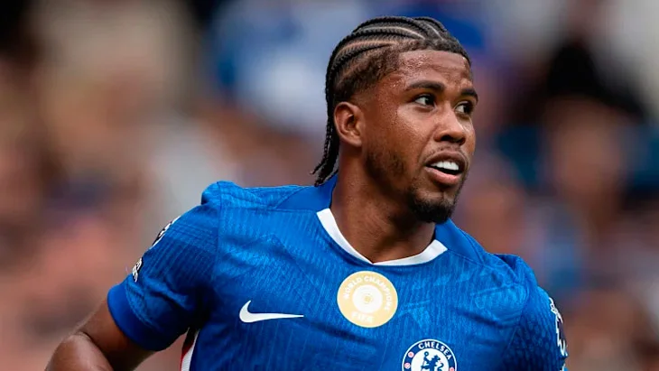 «Манчестер Юнайтед» націлився на Андрея Сантоса