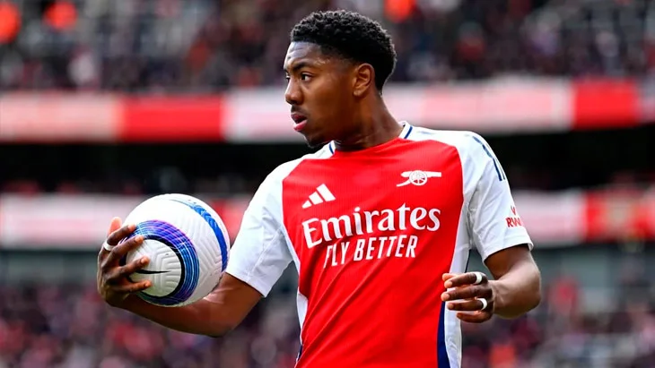 Челсі планує підписати молодого захисника Арсенала Майлза Льюіса-Скеллі