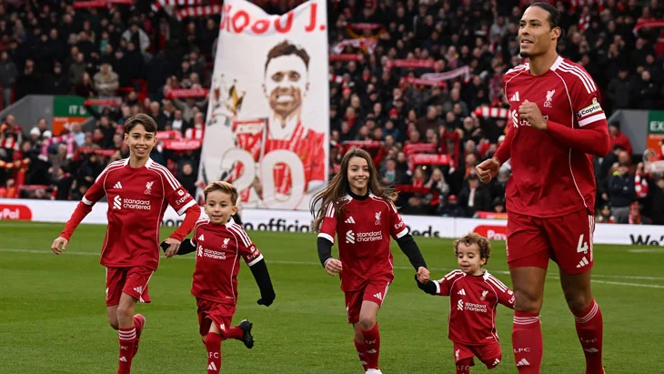 Діти Діогу Жоти вийшли на поле перед матчем