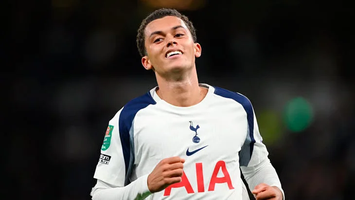 Бреннан Джонсон близький до переходу в «Крістал Пелес»