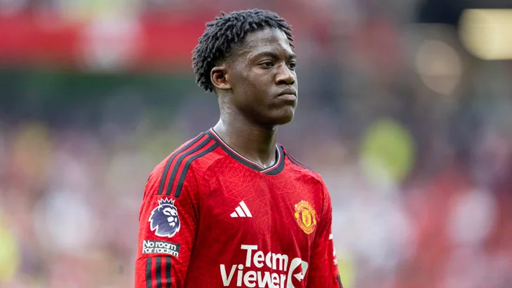 Коббі Майну залишається в «Манчестер Юнайтед»