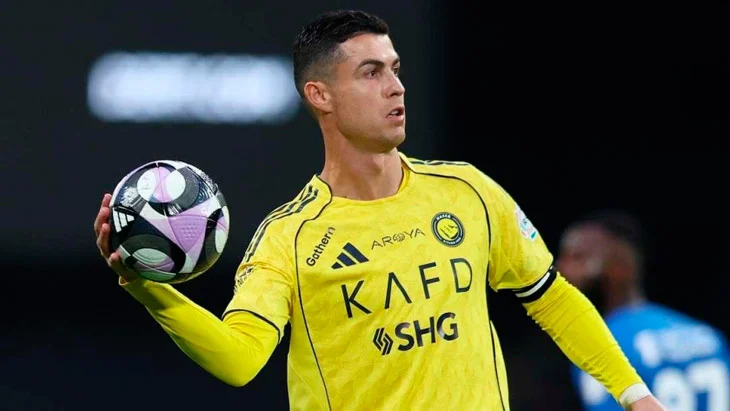 Криштіану Роналду покидає «Аль-Наср» і завершить кар’єру