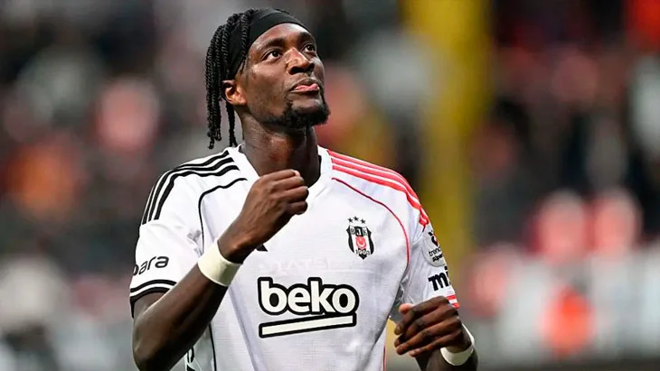 Теммі Абрагам повертається до Англії та підписує контракт з «Астон Віллою»