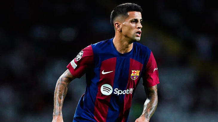 Жоао Канселу повертається до Барселони