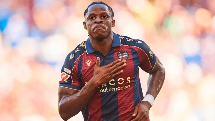 Етта Ейонг не бачить перспектив у Росії і блокує свій перехід