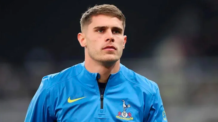 Майбутнє Мікі ван де Вена залишається пов’язаним з Тоттенгемом